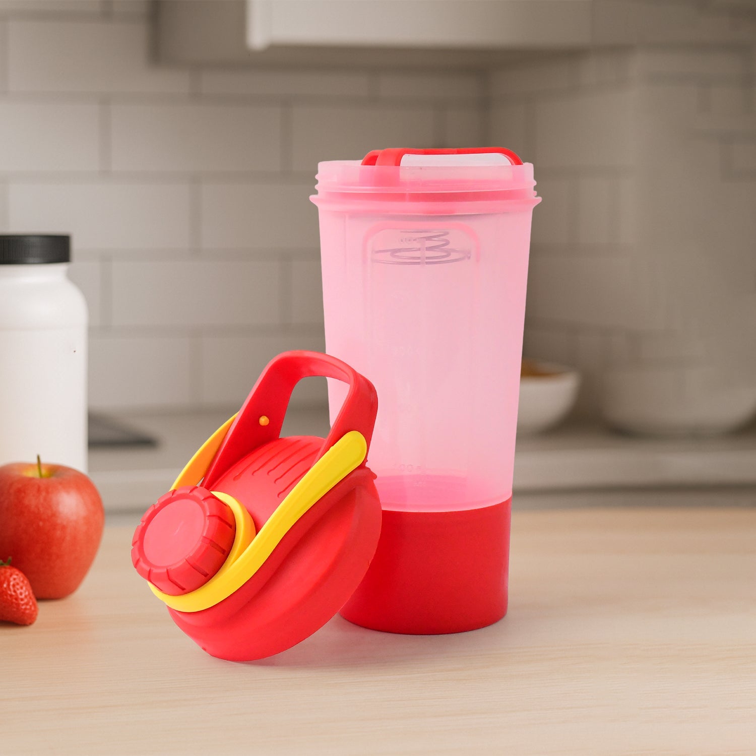 Supermom  Plastic Premium Booster Gym Shaker Bottle with Mixing Ball (550ml / 1 Pc) Supermom  Plastic Premium Booster Gym Shaker Bottle with Mixing Ball (550ml / 1 Pc)